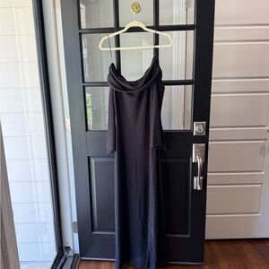 Vestique ribbed off the shoulder long sleeve maxi